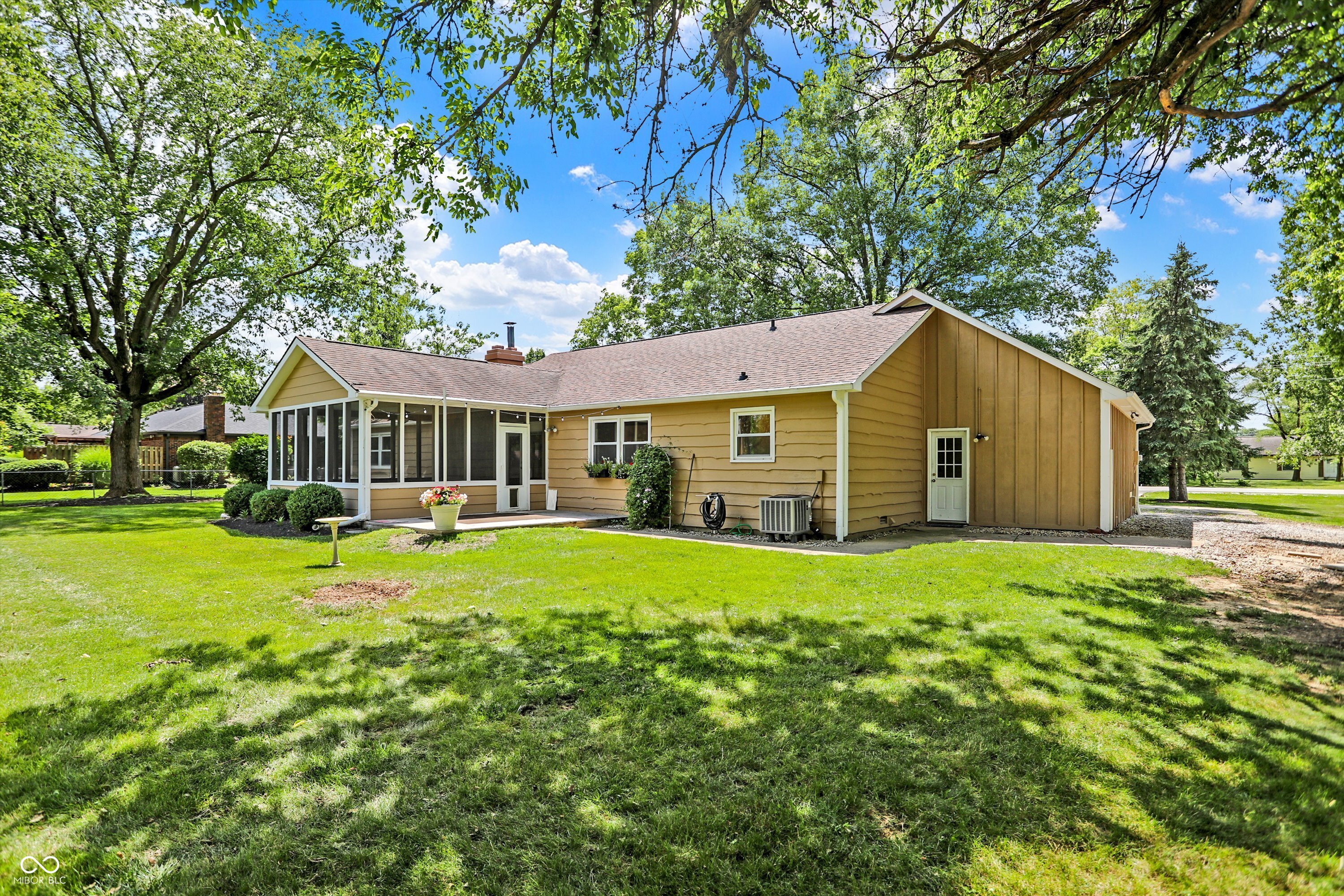 Zionsville, Indiana, 46077, United States, 3 Bedrooms Bedrooms, ,3 BathroomsBathrooms,Residential,For Sale,1975998