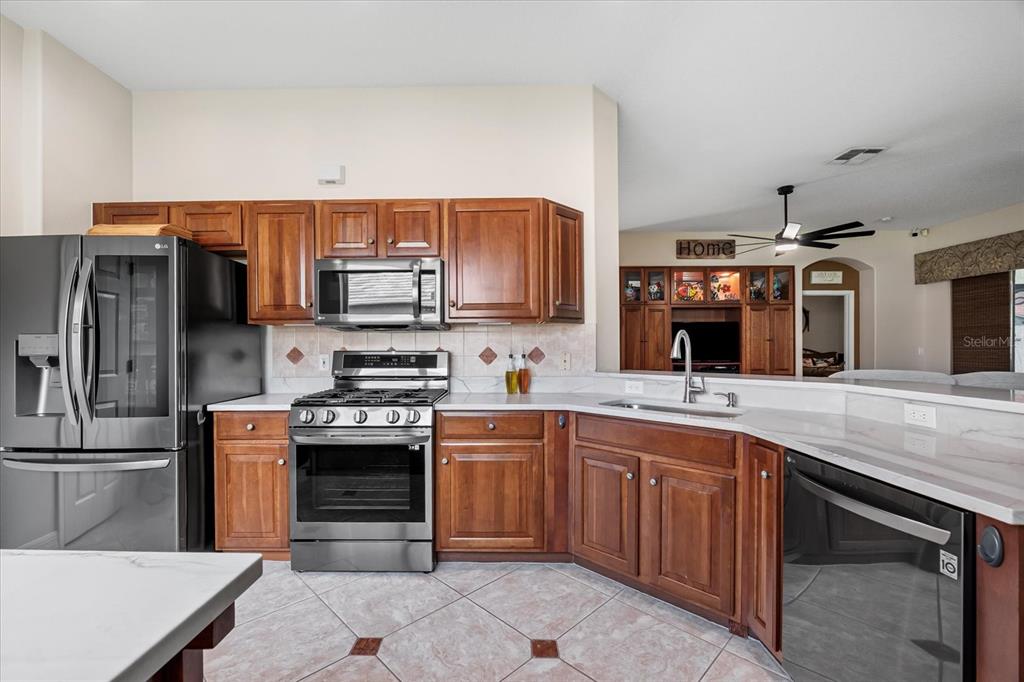 Bradenton, Florida, 34212, United States, 2 Bedrooms Bedrooms, ,2 BathroomsBathrooms,Residential,For Sale,1916954