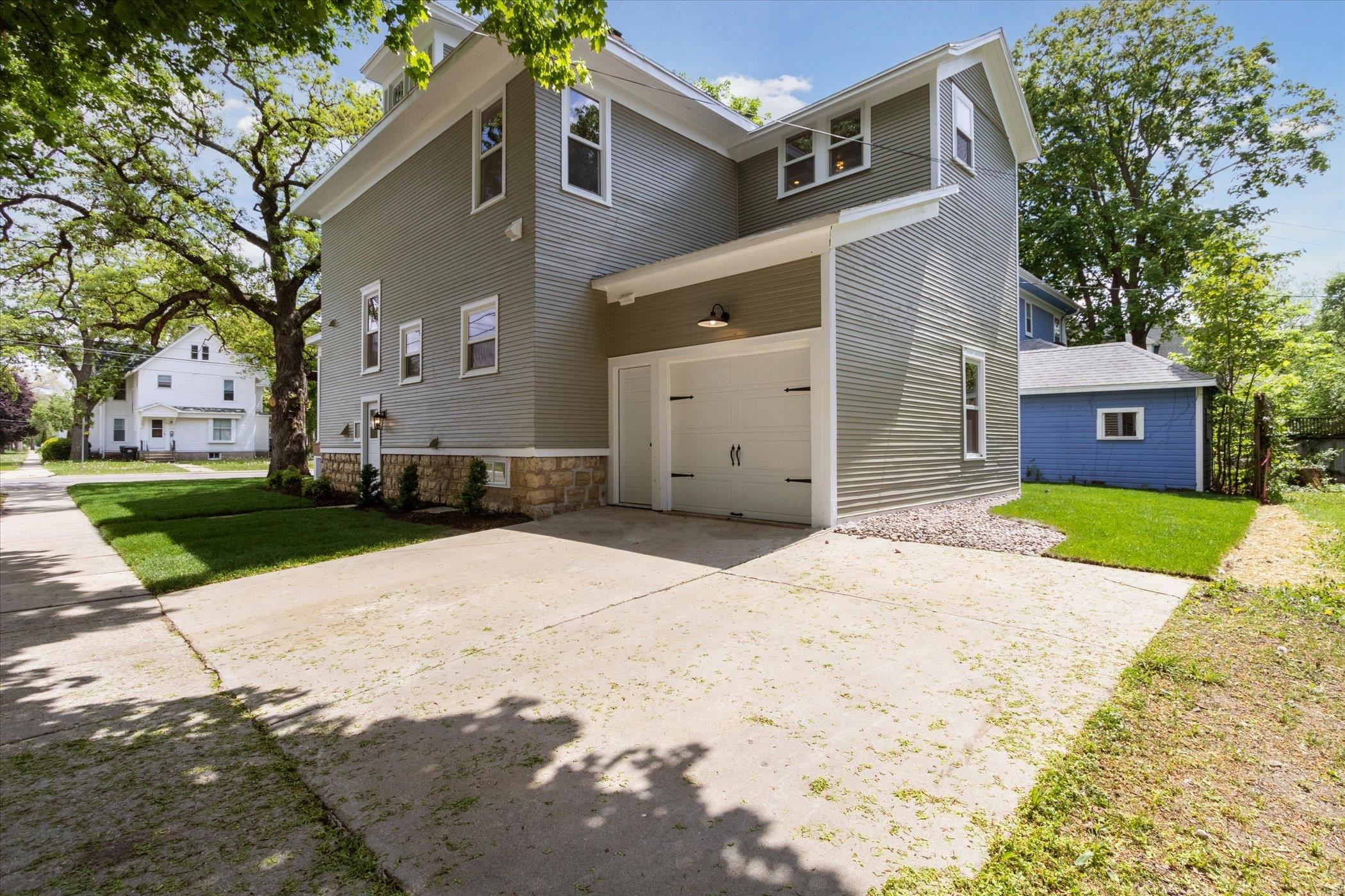 Beloit, Wisconsin, 53511, United States, 3 Bedrooms Bedrooms, ,3 BathroomsBathrooms,Residential,For Sale,1942532