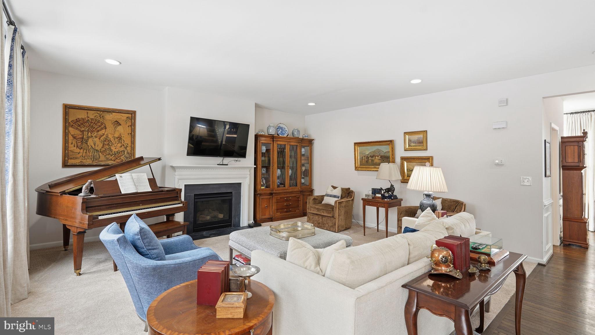 Woodbridge, Virginia, 22192, United States, 4 Bedrooms Bedrooms, ,4 BathroomsBathrooms,Residential,For Sale,2005725