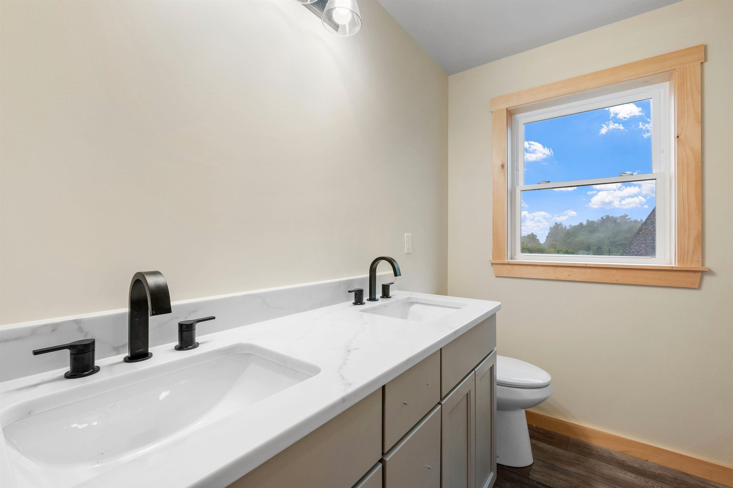 Thornton, New Hampshire, 03285, United States, 3 Bedrooms Bedrooms, ,3 BathroomsBathrooms,Residential,For Sale,1974297