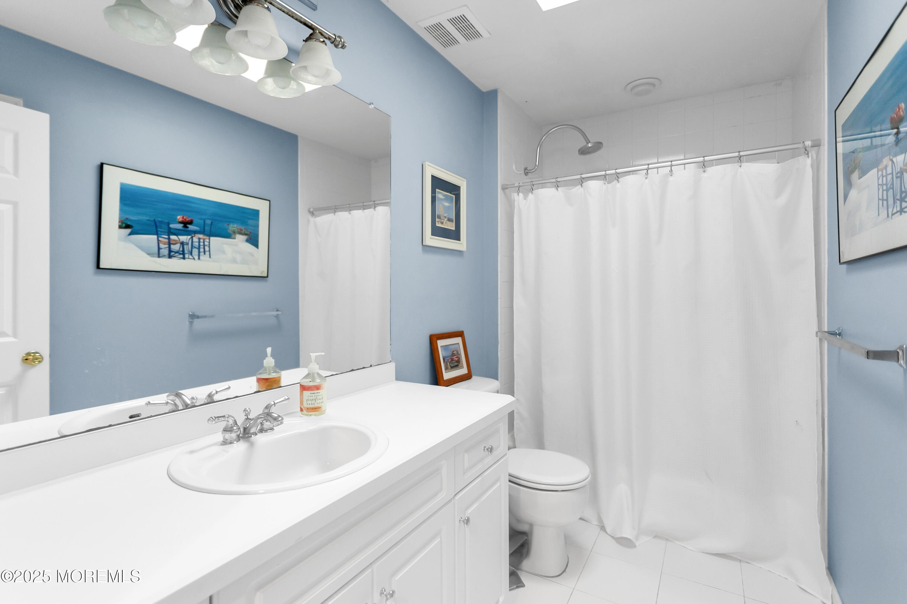 Red Bank, New Jersey, 07701, United States, 4 Bedrooms Bedrooms, ,3 BathroomsBathrooms,Residential,For Sale,1904346