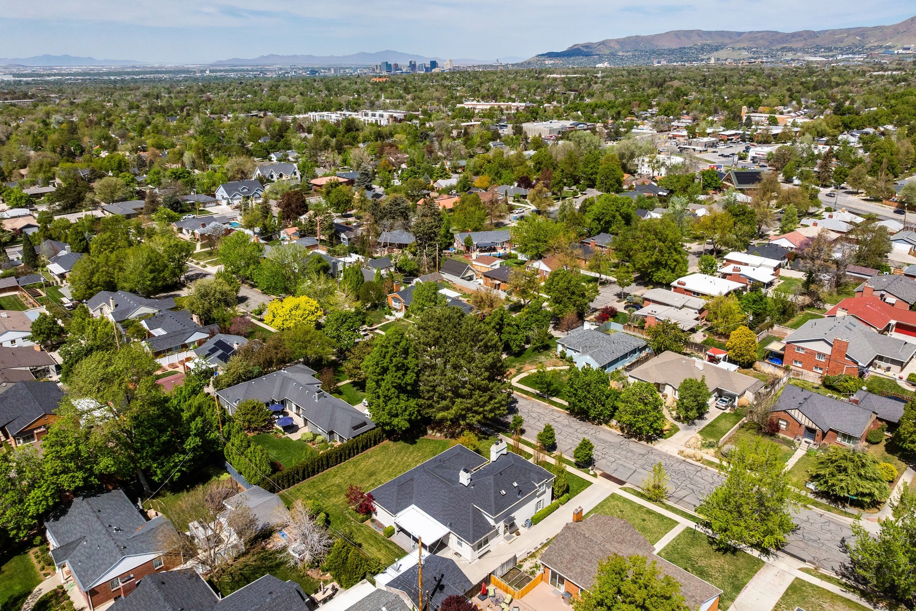  Exceptional Country Club Two-Story - 物件實景
