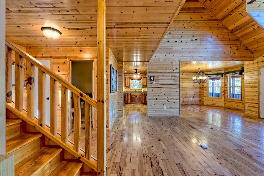 Young Harris, Georgia, 30582, United States, 4 Bedrooms Bedrooms, ,5 BathroomsBathrooms,Residential,For Sale,1987920