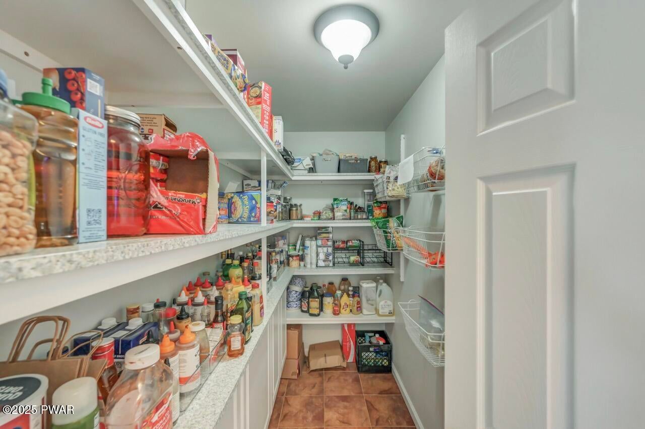 Honesdale, Pennsylvania, 18431, United States, 5 Bedrooms Bedrooms, ,4 BathroomsBathrooms,Residential,For Sale,1973688