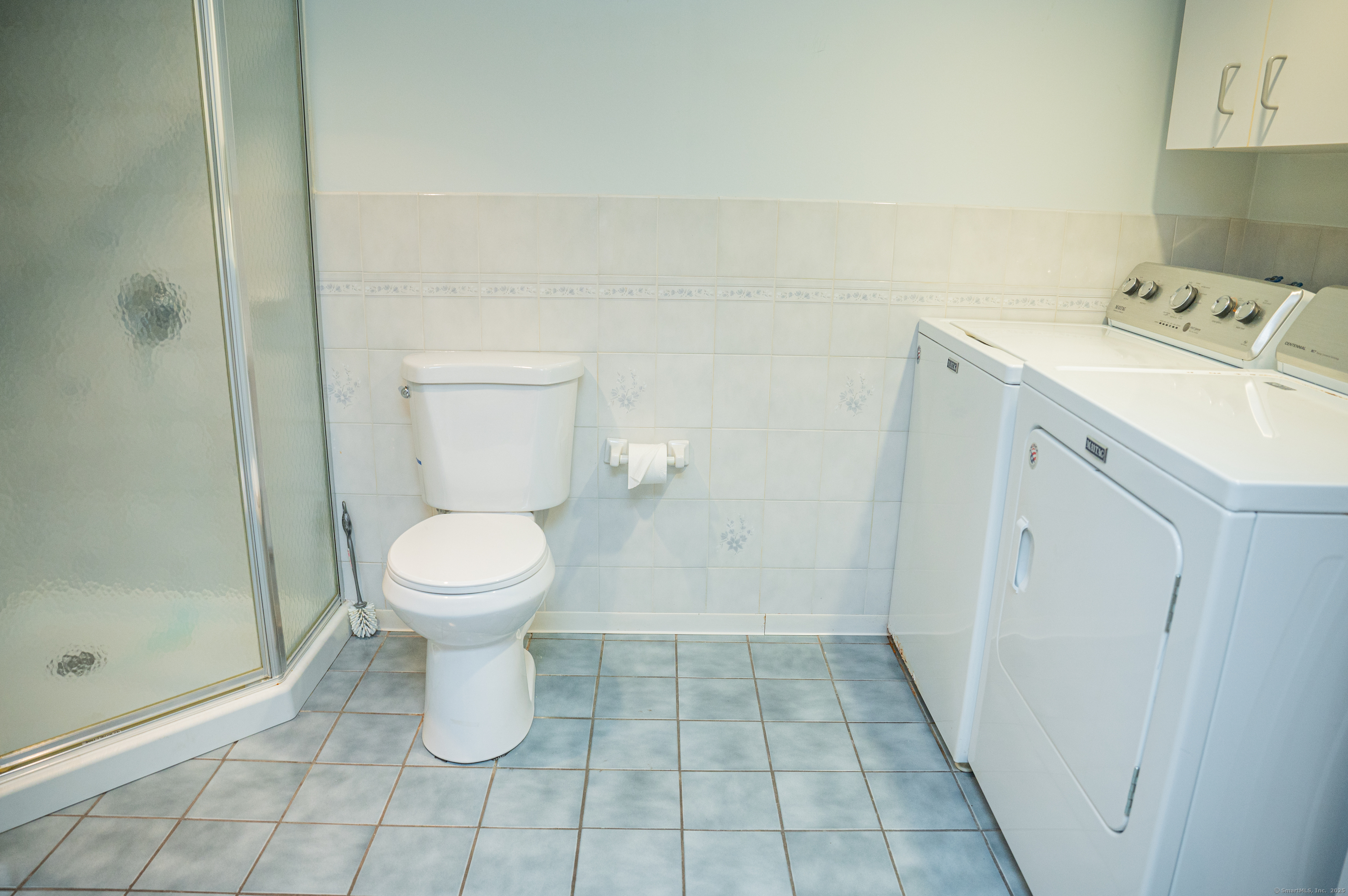 Branford, Connecticut, 06405, United States, 3 Bedrooms Bedrooms, ,2 BathroomsBathrooms,Residential,For Sale,1907106