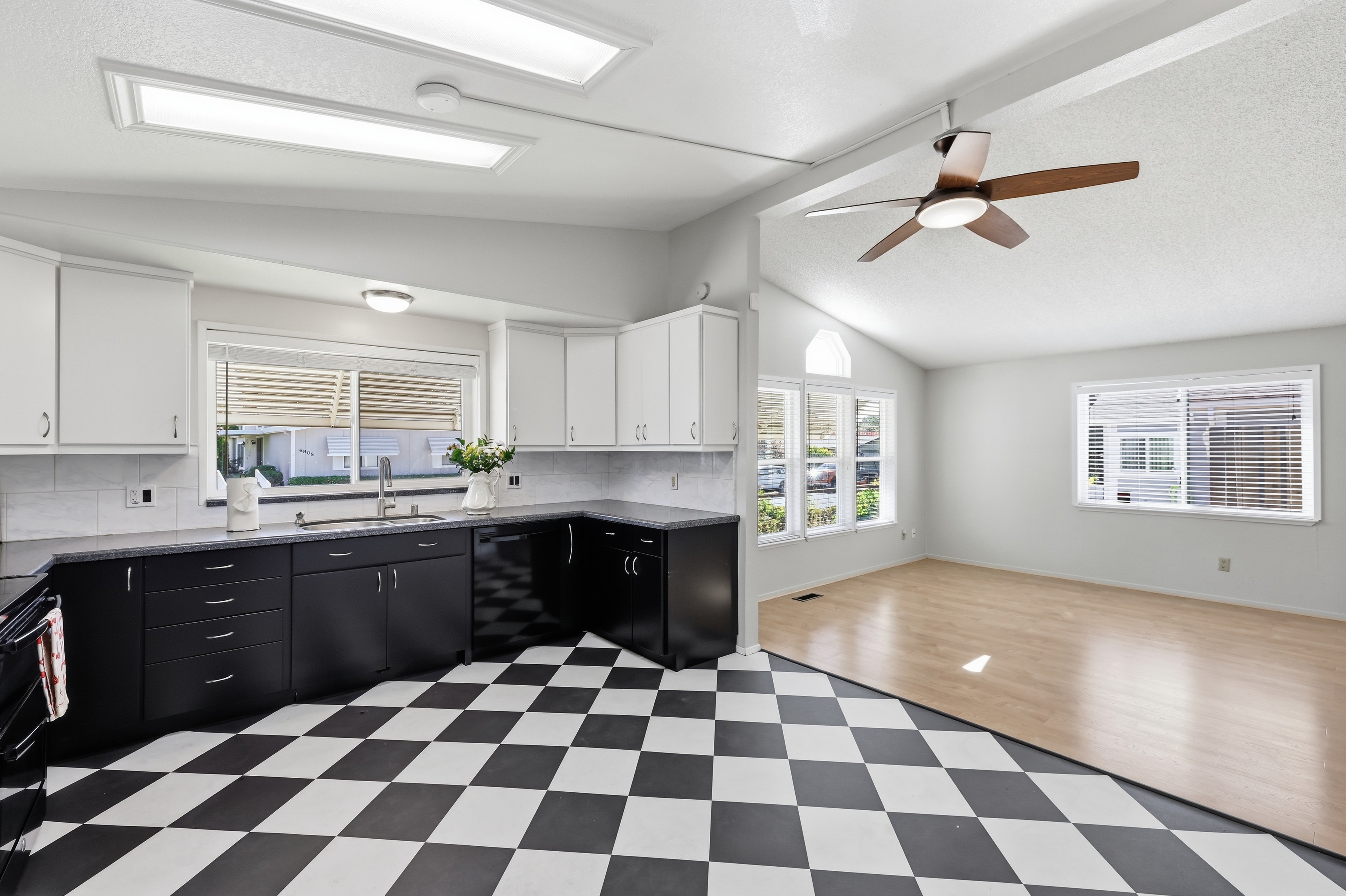  6909 Grand Tree Lane, Citrus Heights, CA 95621 - 物件實景