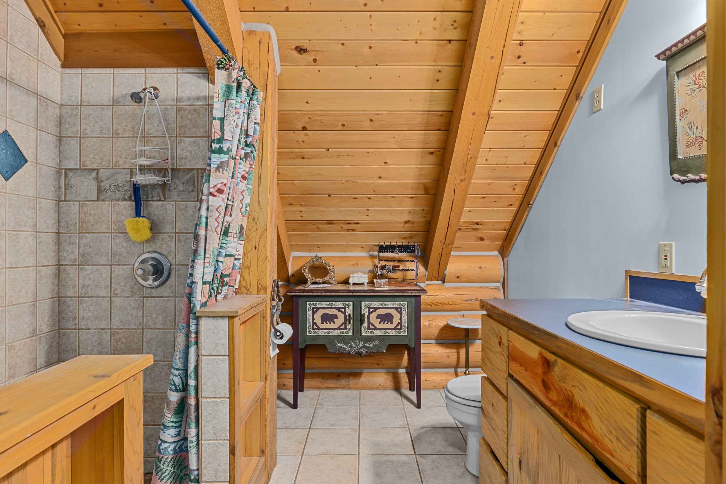 Colville, Washington, 99114, United States, 2 Bedrooms Bedrooms, ,3 BathroomsBathrooms,Residential,For Sale,1763209