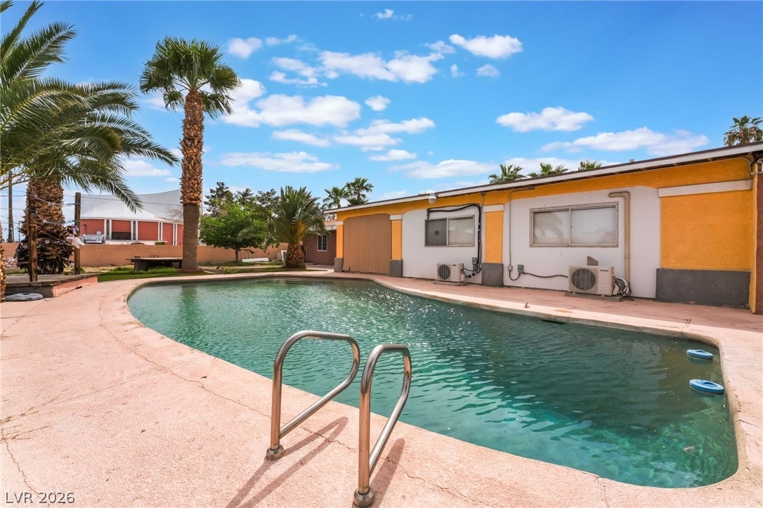 Las Vegas, Nevada, 89104, United States, 6 Bedrooms Bedrooms, ,2 BathroomsBathrooms,Residential,For Sale,2048974