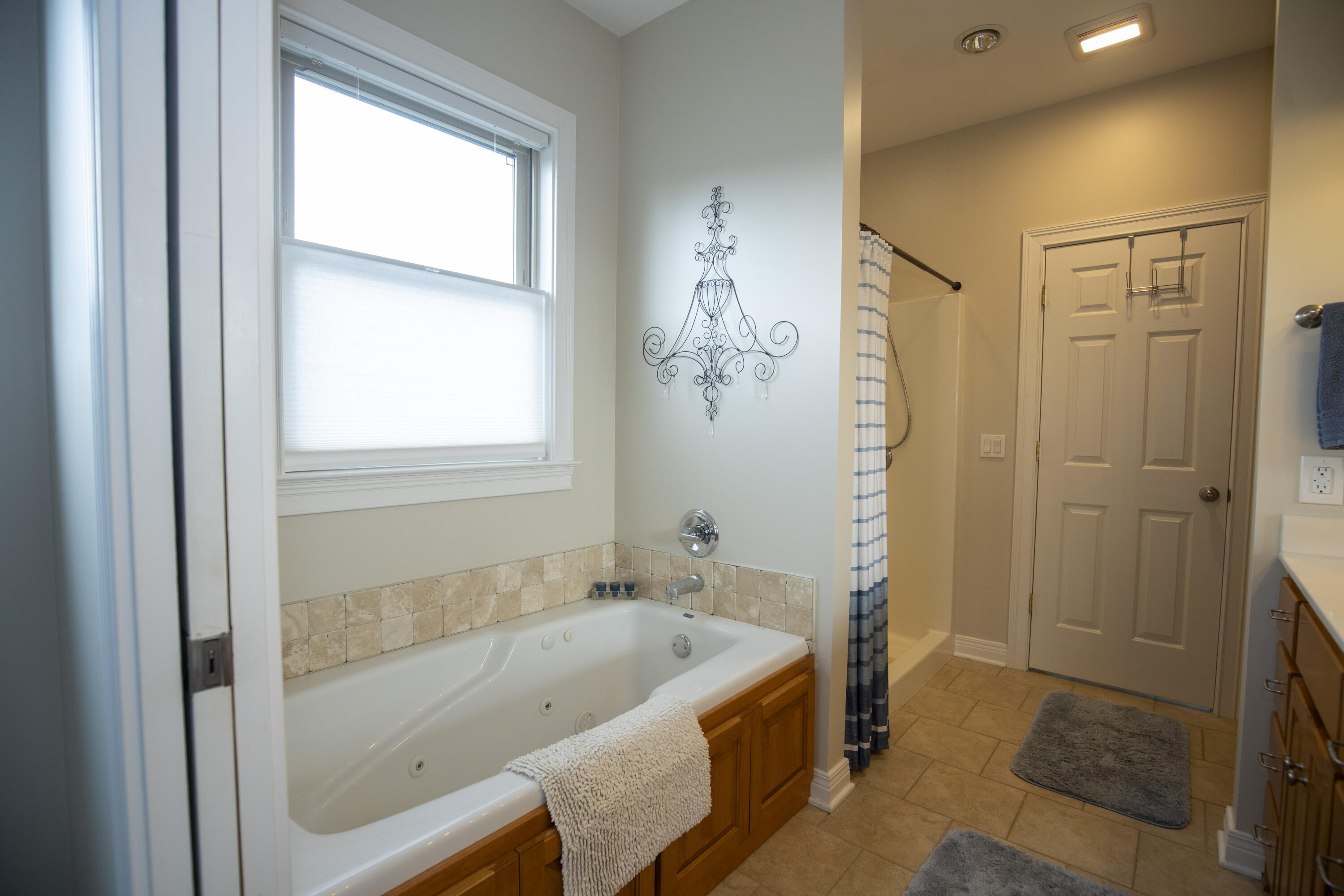 Harrodsburg, Kentucky, 40330, United States, 5 Bedrooms Bedrooms, ,4 BathroomsBathrooms,Residential,For Sale,1826729
