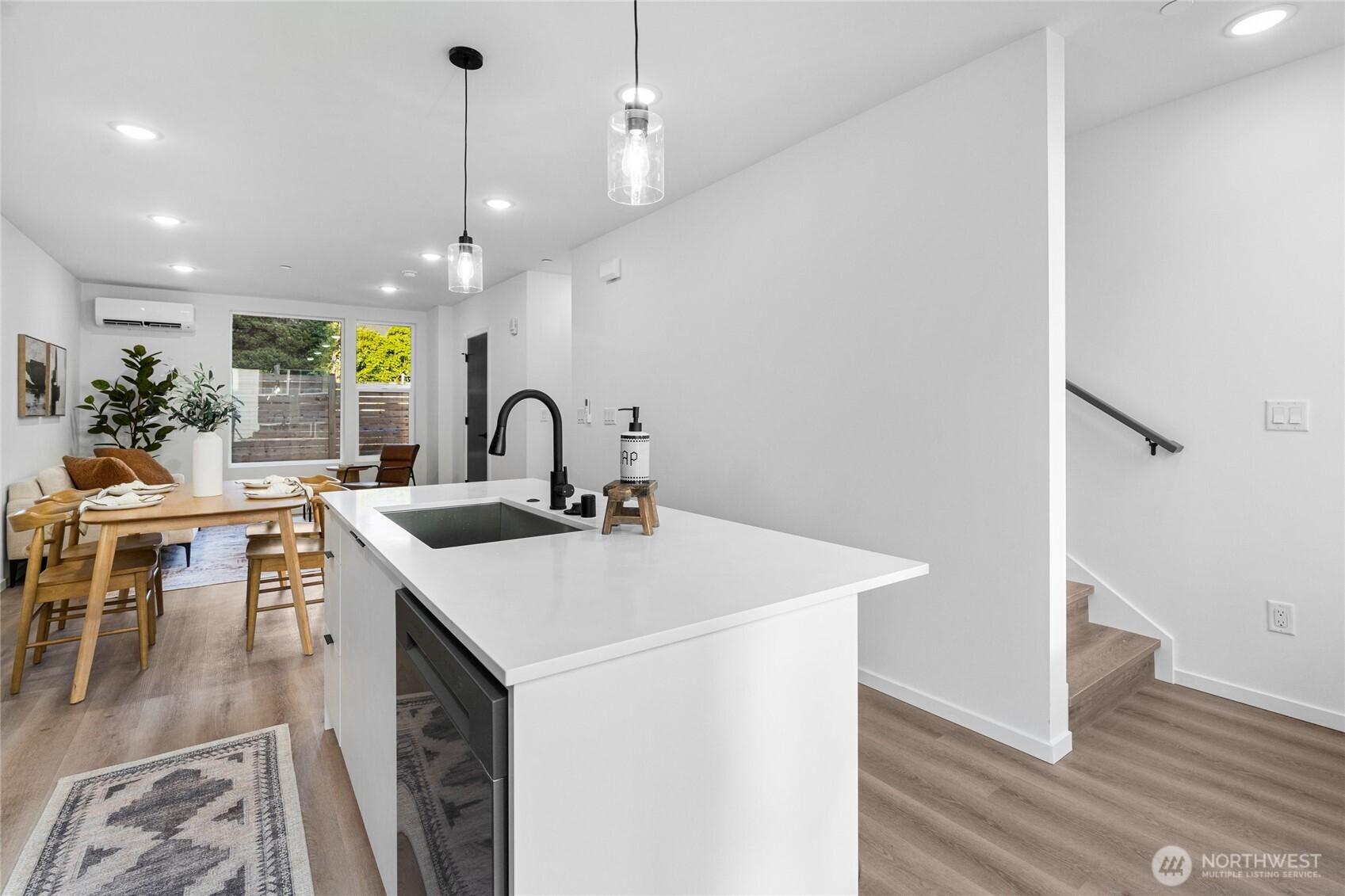 SEATTLE, Washington, 98125, United States, 3 Bedrooms Bedrooms, ,3 BathroomsBathrooms,Residential,For Sale,1995675