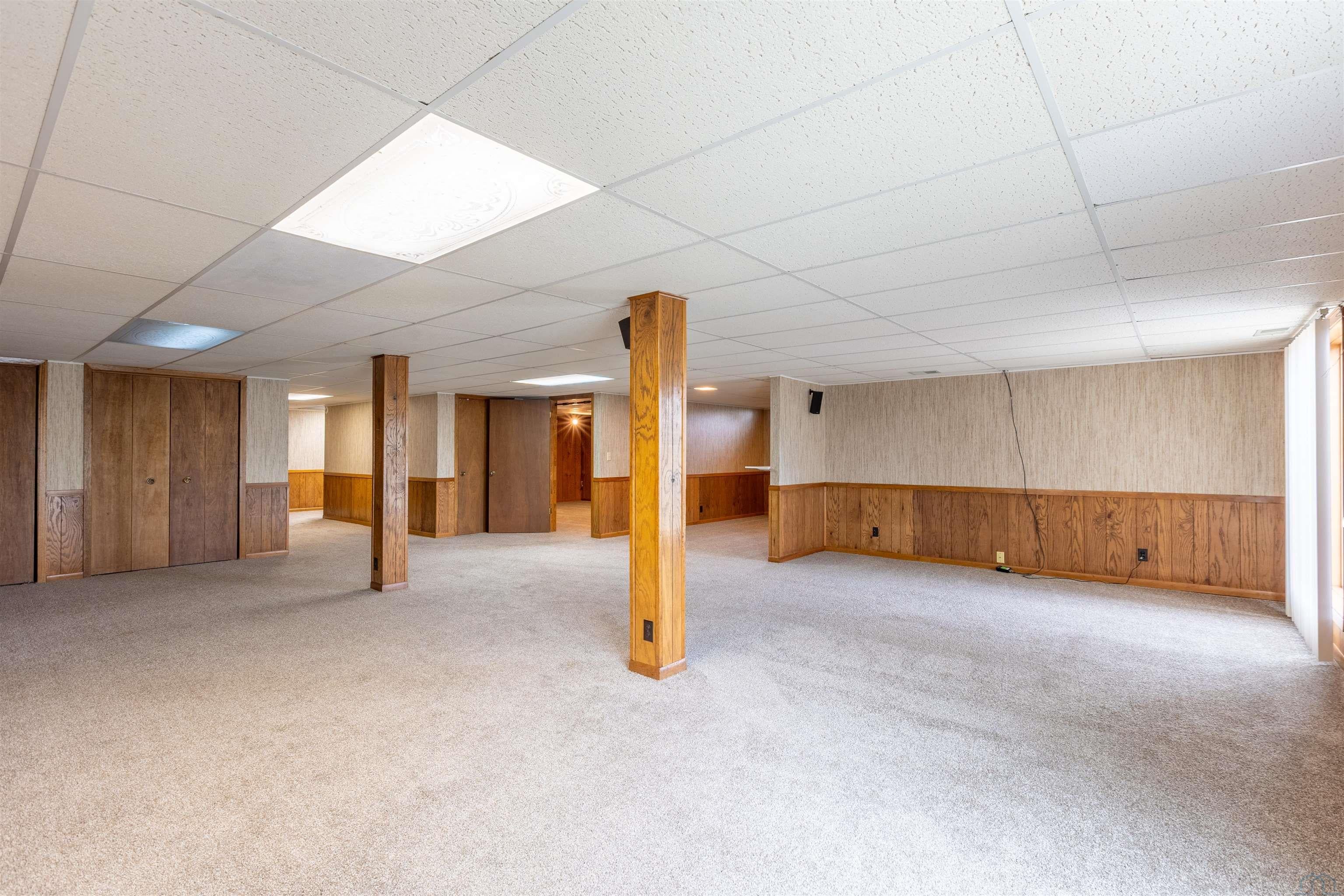 Sioux City, Iowa, 51104, United States, 4 Bedrooms Bedrooms, ,5 BathroomsBathrooms,Residential,For Sale,2042014