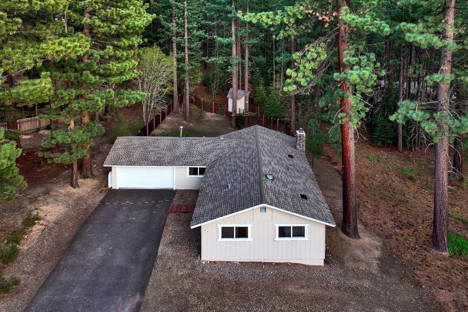  Move-In Ready 4 Bedroom Beauty  2022 Remodel  Fenced Yard, Forest Setting - 物件實景