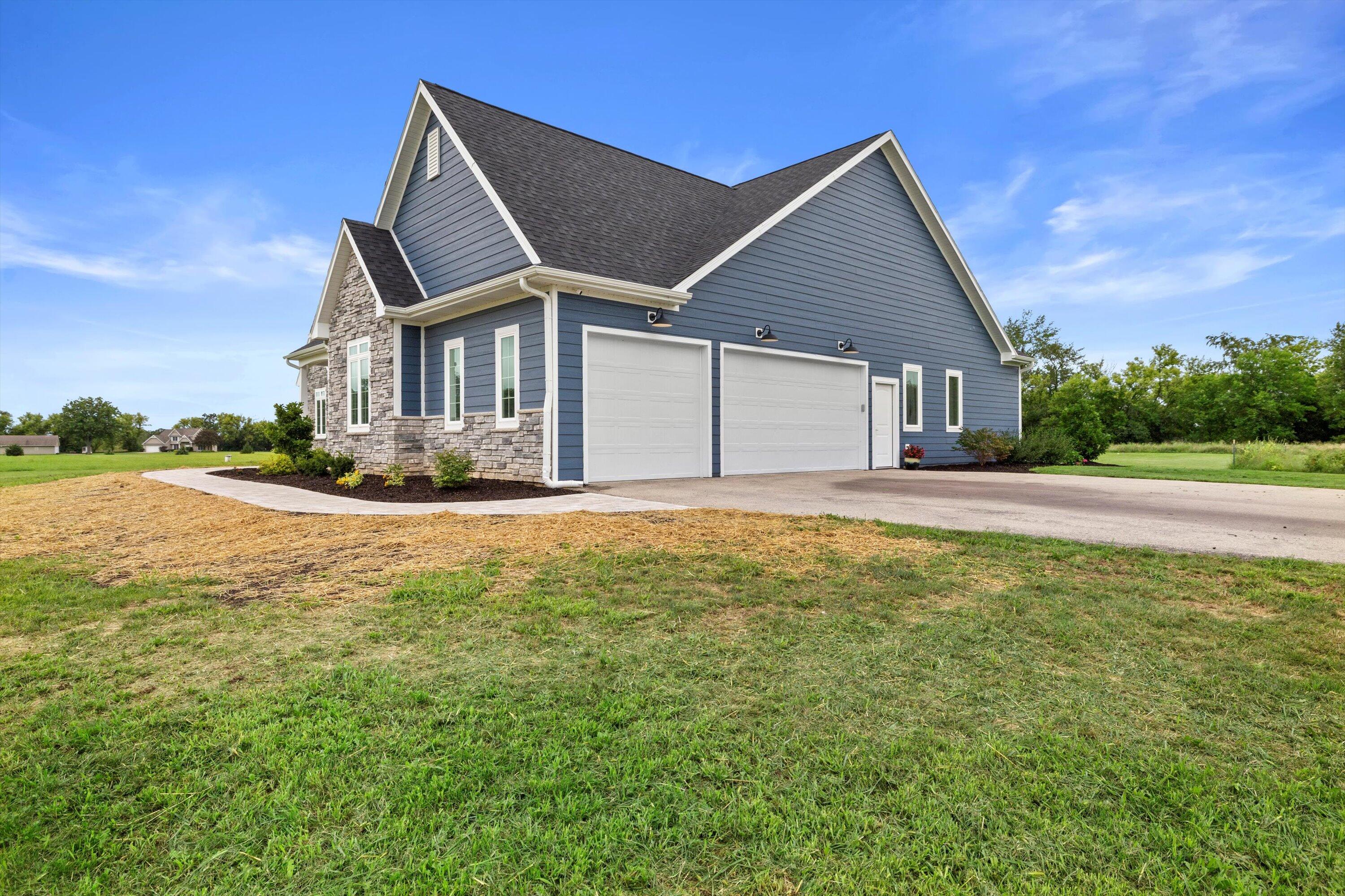 Bloomfield, Wisconsin, 53147, United States, 5 Bedrooms Bedrooms, ,3 BathroomsBathrooms,Residential,For Sale,1921596