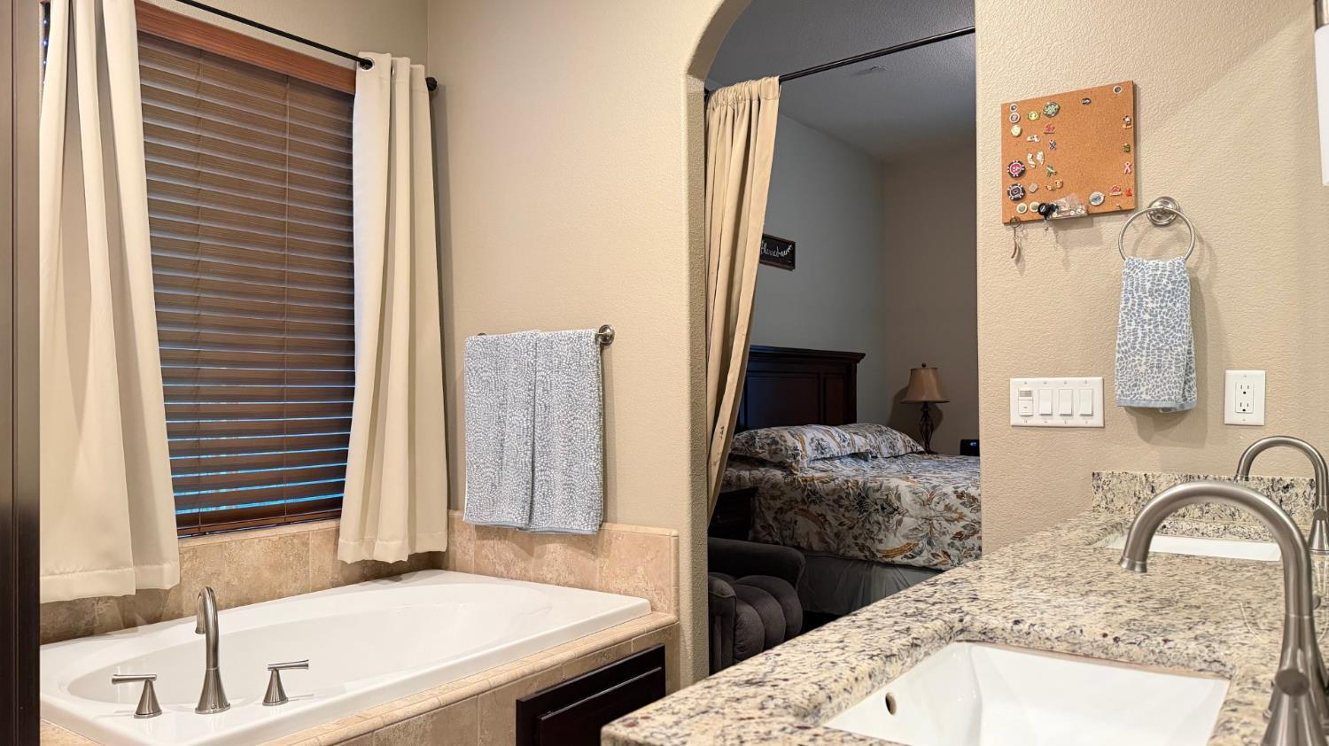 Fresno, California, 93723, United States, 4 Bedrooms Bedrooms, ,3 BathroomsBathrooms,Residential,For Sale,2010730