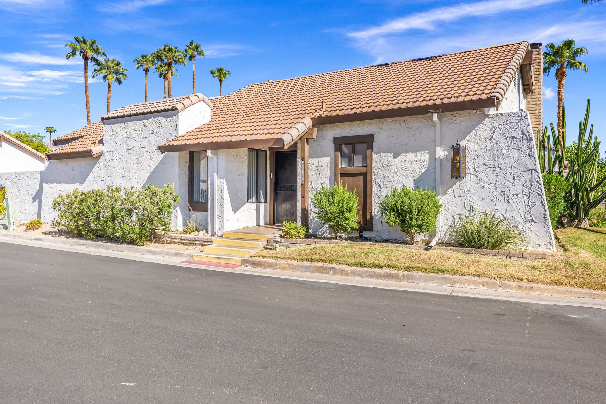 Miramonte Cir, Palm Springs, CA 92264