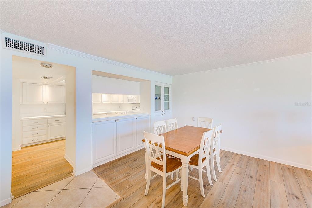 736 Island Way Unit 404, Clearwater Beach, Florida, 33767, United States, 2 Bedrooms Bedrooms, ,2 BathroomsBathrooms,Residential,For Sale,736 Island Way Unit 404,1542121