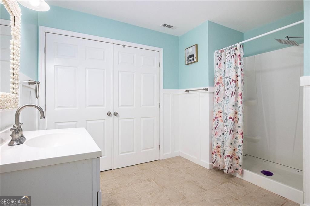 Buford, Georgia, 30518, United States, 7 Bedrooms Bedrooms, ,4 BathroomsBathrooms,Residential,For Sale,1964442