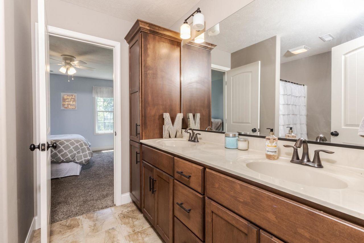 Bloomington, Illinois, 61705, United States, 5 Bedrooms Bedrooms, ,5 BathroomsBathrooms,Residential,For Sale,1817687