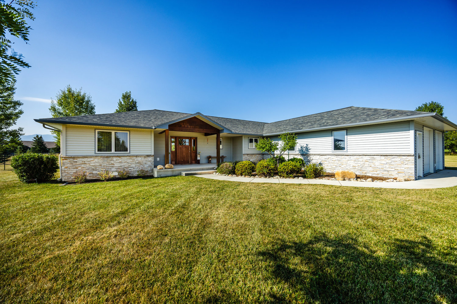 Sheridan, Wyoming, 82801, United States, 3 Bedrooms Bedrooms, ,2 BathroomsBathrooms,Residential,For Sale,1941292