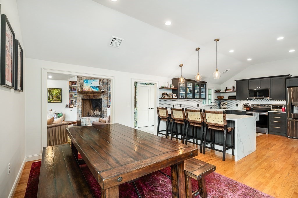 Manchester, Massachusetts, 01944, United States, 4 Bedrooms Bedrooms, ,3 BathroomsBathrooms,Residential,For Sale,1938822