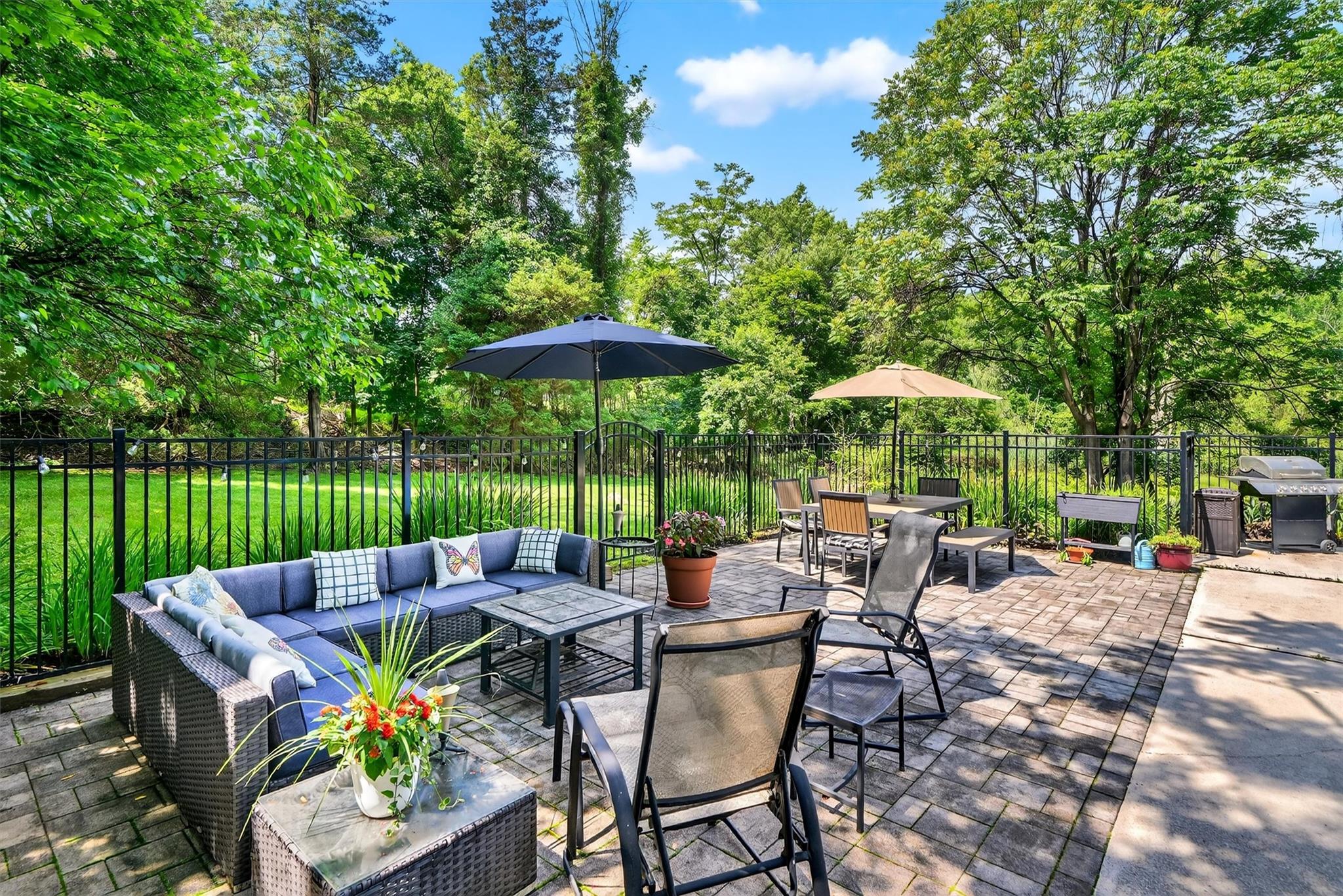 Airmont, New York, 10901, United States, 5 Bedrooms Bedrooms, ,3 BathroomsBathrooms,Residential,For Sale,1868827