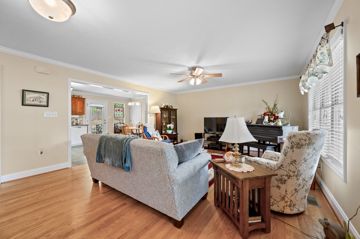 Bedford, Virginia, 24523, United States, 3 Bedrooms Bedrooms, ,3 BathroomsBathrooms,Residential,For Sale,1990224