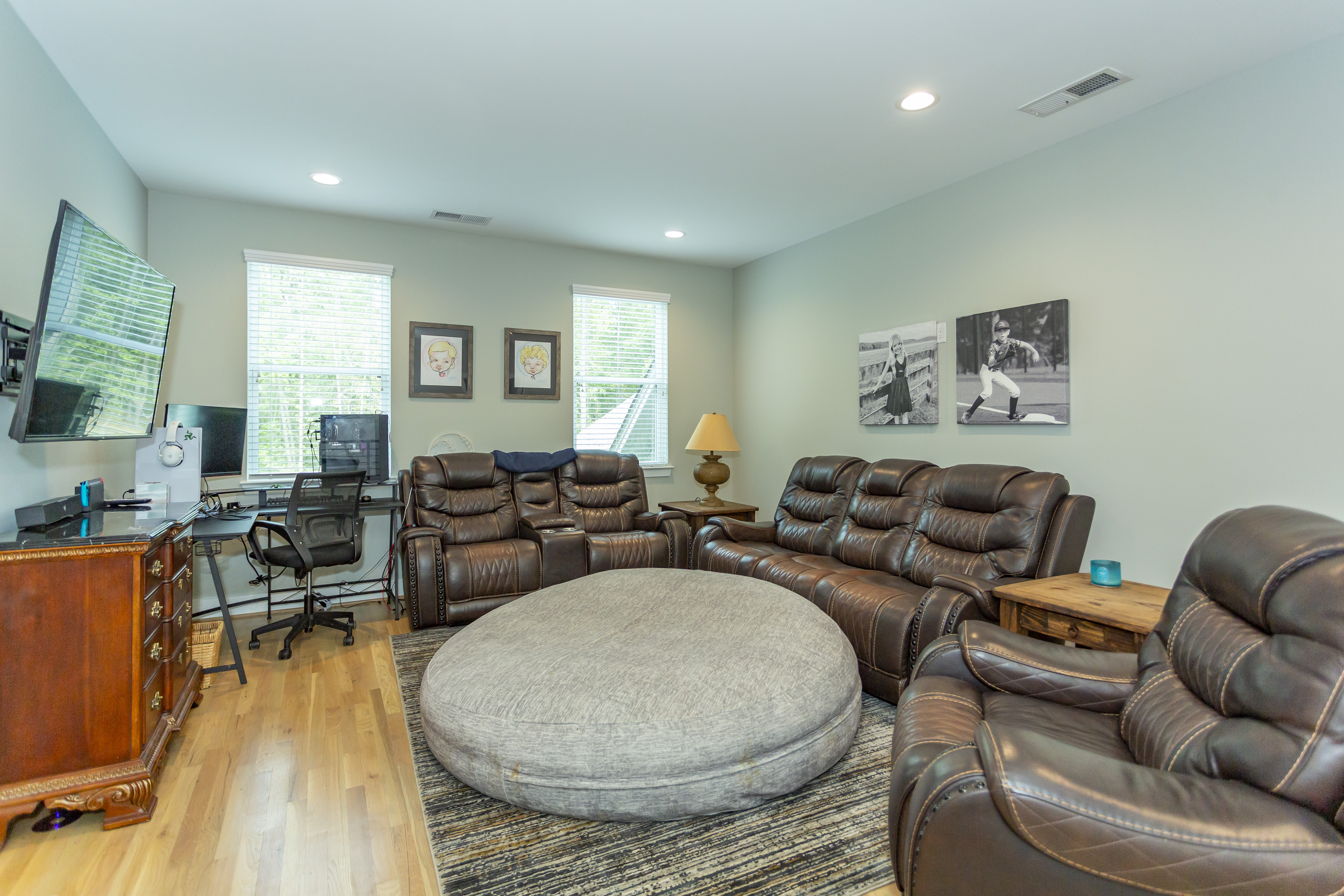 Helena, Alabama, 35080, United States, 5 Bedrooms Bedrooms, ,5 BathroomsBathrooms,Residential,For Sale,1979427