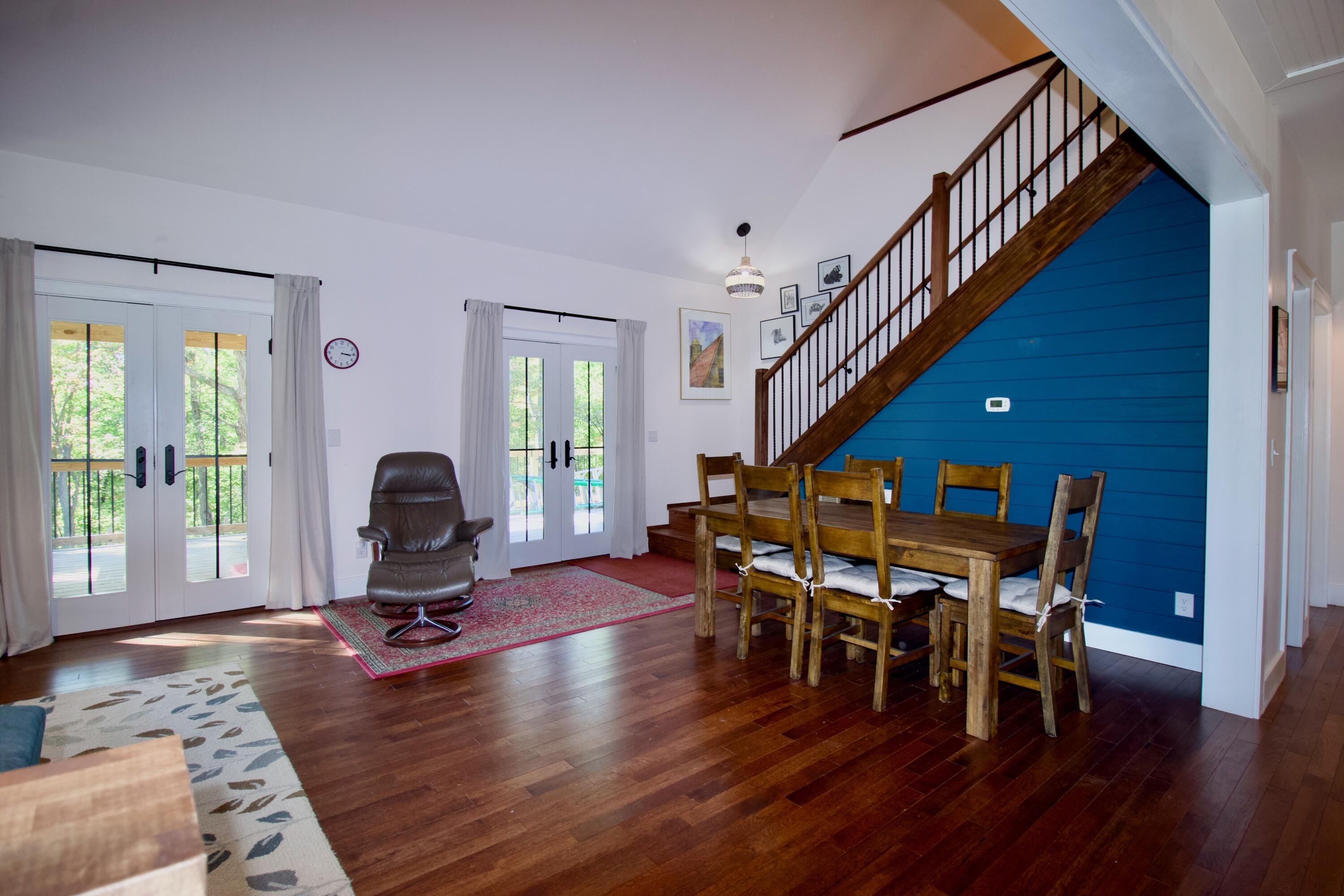 Hinton, West Virginia, 25951, United States, 3 Bedrooms Bedrooms, ,3 BathroomsBathrooms,Residential,For Sale,1770646