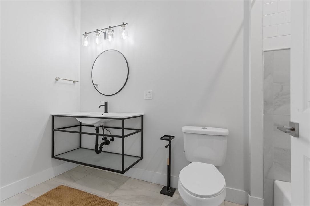 Lawrenceville, Pennsylvania, 15201, United States, 2 Bedrooms Bedrooms, ,4 BathroomsBathrooms,Residential,For Sale,1751252