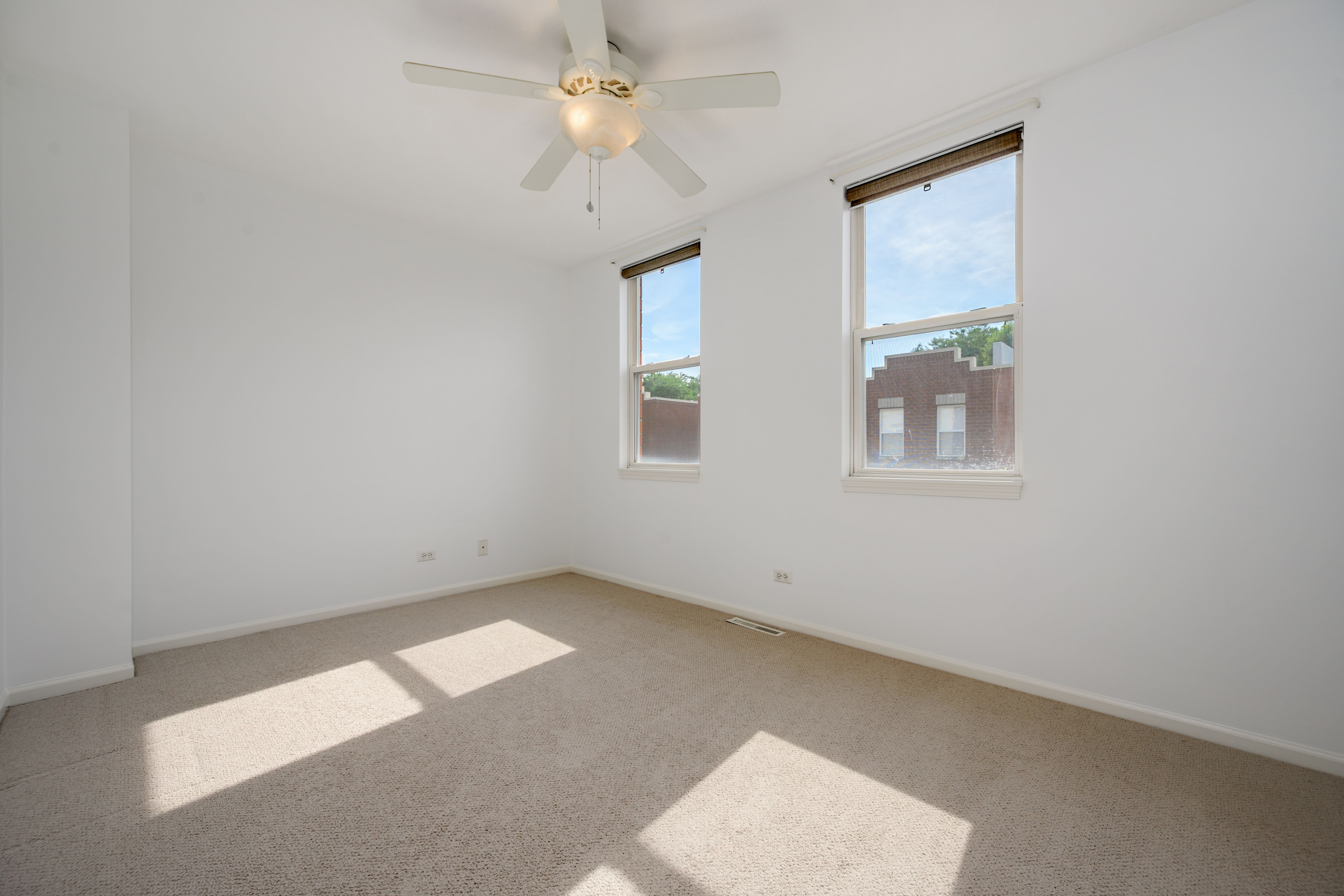  A Well-cared-for 2-3 Bedroom, 2 Full Bath Townhome in the Heart of Avondale - 物件實景
