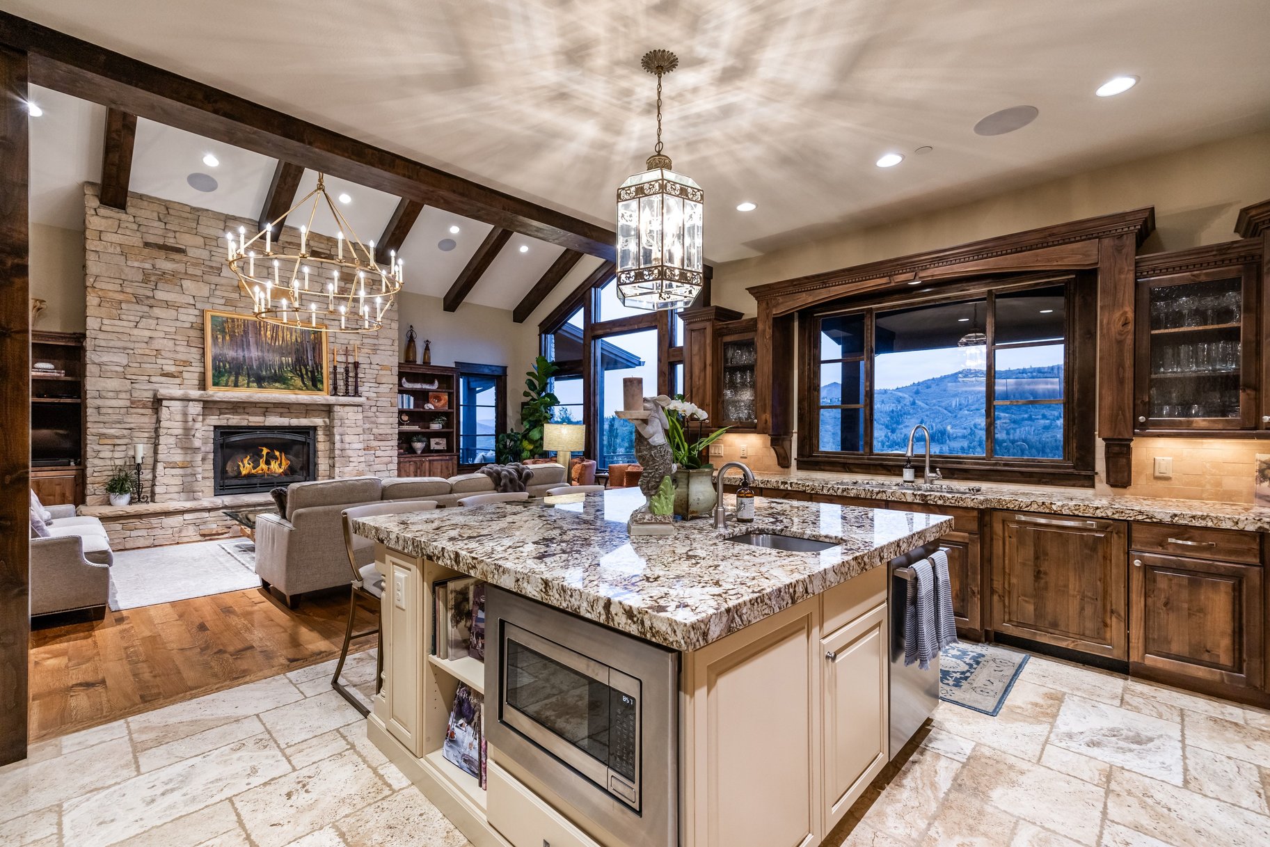  Luxury Custom Home in the Coveted Woods of Parleys Lane - 物件實景