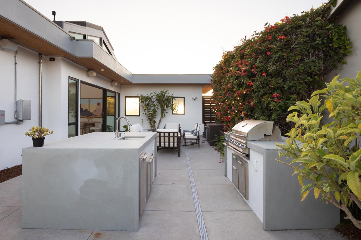 Santa Cruz, California, 95062, United States, 4 Bedrooms Bedrooms, ,4 BathroomsBathrooms,Residential,For Sale,1898604