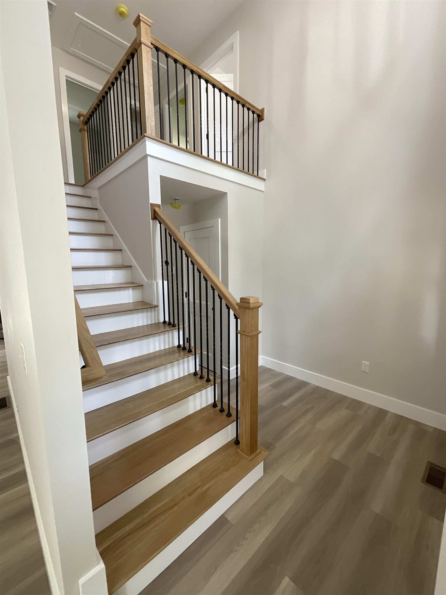 Manchester, New Hampshire, 03102, United States, 4 Bedrooms Bedrooms, ,3 BathroomsBathrooms,Residential,For Sale,1901440