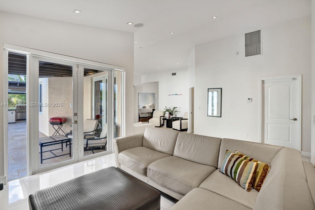 Doral, Florida, 33178, United States, 3 Bedrooms Bedrooms, ,3 BathroomsBathrooms,Residential,For Sale,2000921