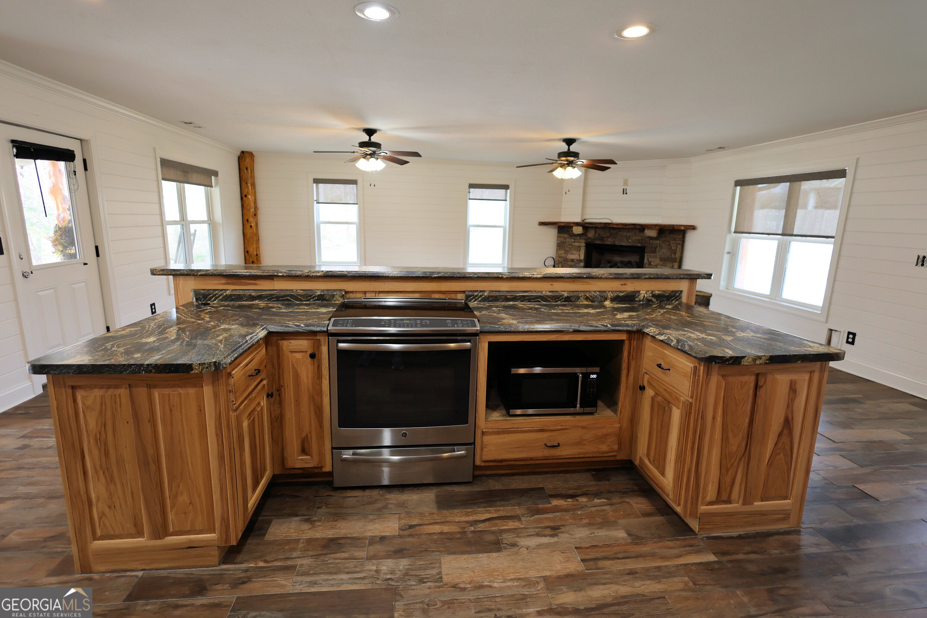 Tiger, Georgia, 30576, United States, 4 Bedrooms Bedrooms, ,3 BathroomsBathrooms,Residential,For Sale,1859073