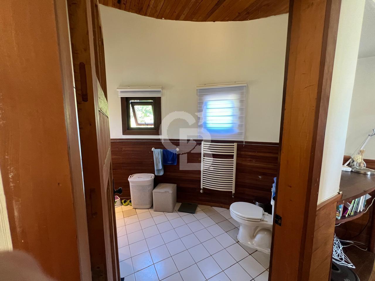 Puerto Varas, Chile, 4 Bedrooms Bedrooms, ,3 BathroomsBathrooms,Residential,For Sale,1993186