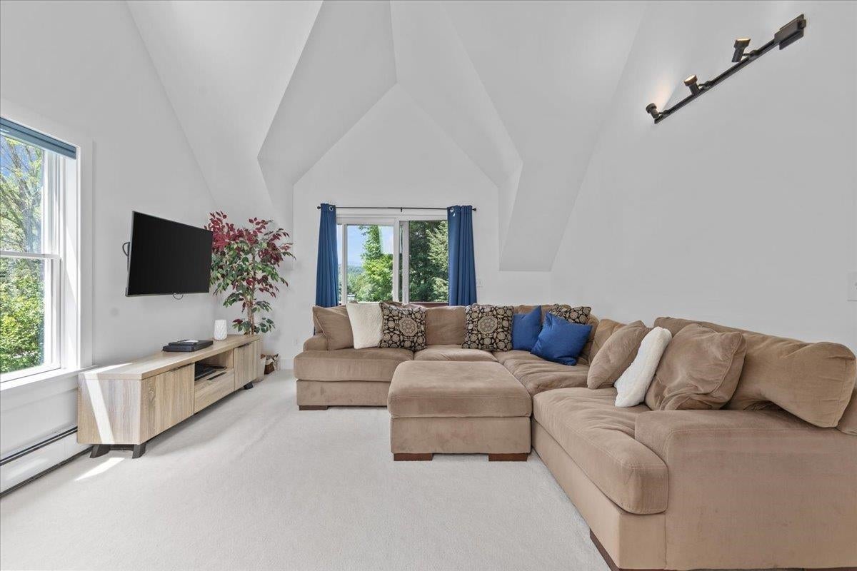 Stowe, Vermont, 05672, United States, 2 Bedrooms Bedrooms, ,1 BathroomBathrooms,Residential,For Sale,1908811
