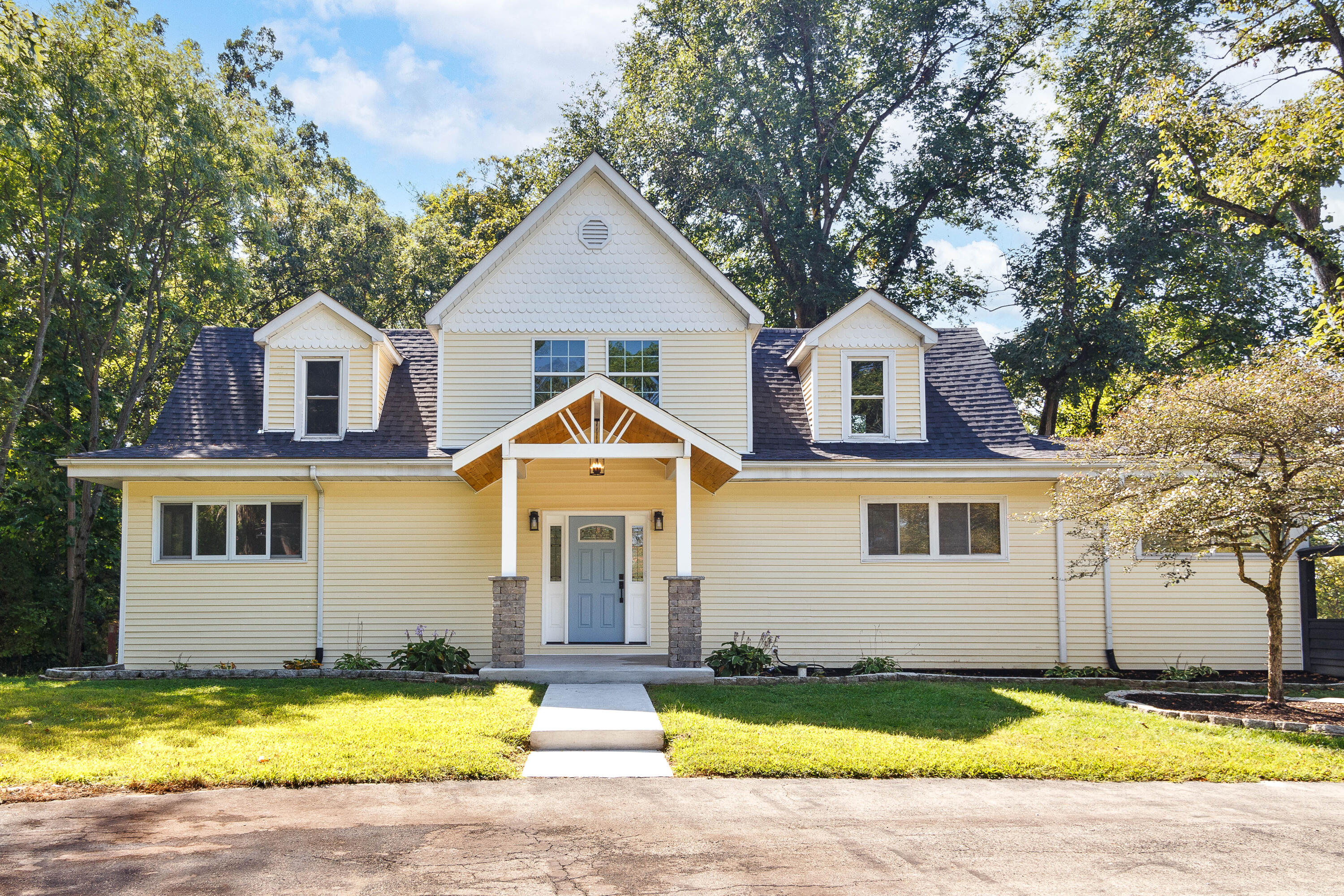 Crown Point, Indiana, 46307, United States, 5 Bedrooms Bedrooms, ,3 BathroomsBathrooms,Residential,For Sale,1946905
