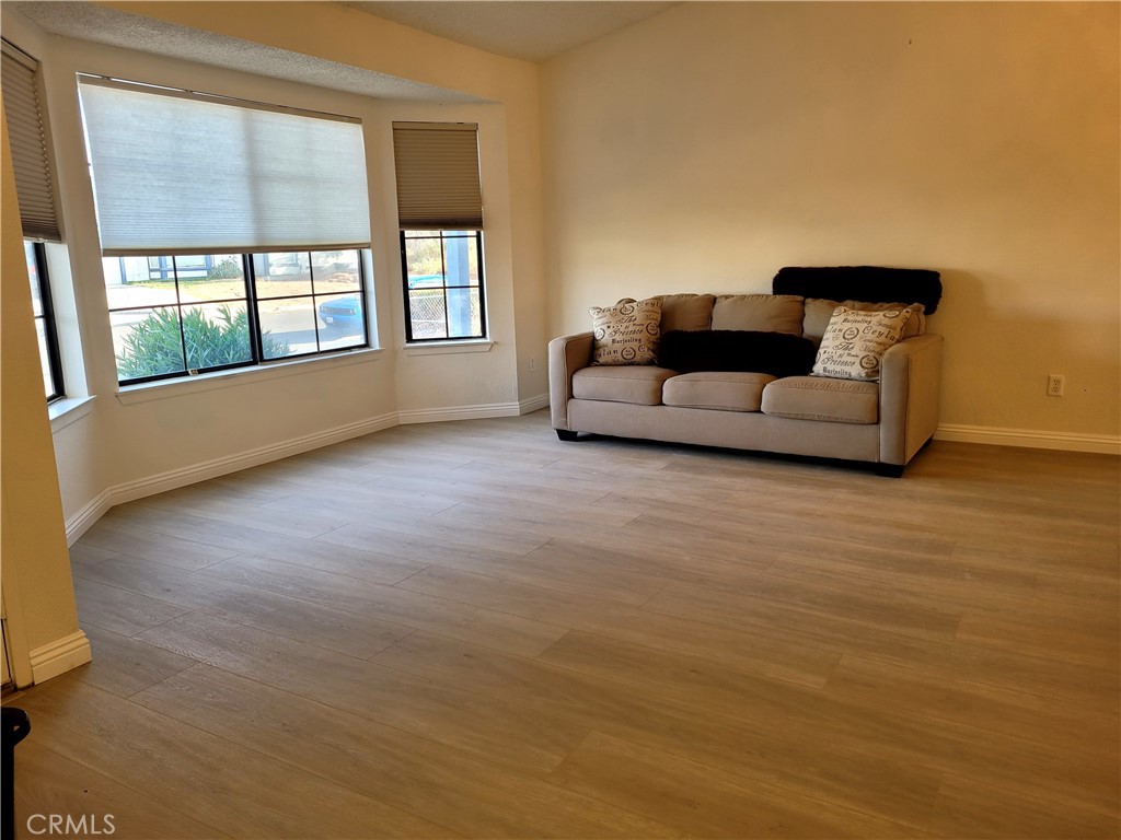 Victorville, California, 92392, United States, 3 Bedrooms Bedrooms, ,2 BathroomsBathrooms,Residential,For Sale,1988304