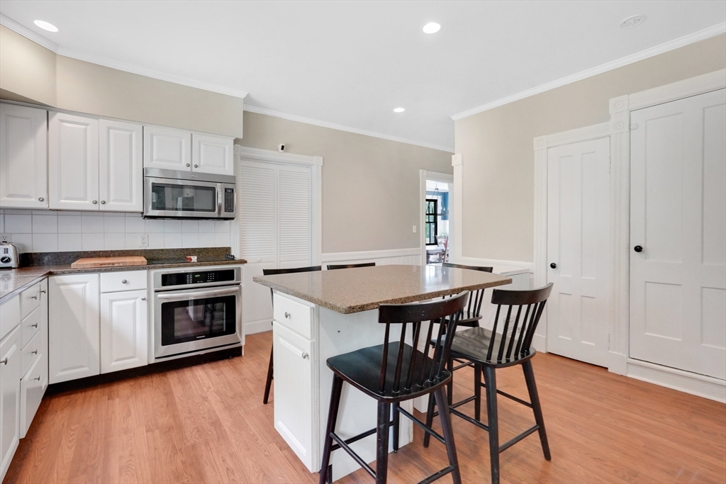 Longmeadow, Massachusetts, 01106, United States, 5 Bedrooms Bedrooms, ,2 BathroomsBathrooms,Residential,For Sale,1819173