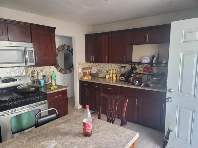 San Diego, California, 92102, United States, 3 Bedrooms Bedrooms, ,2 BathroomsBathrooms,Residential,For Sale,1813508