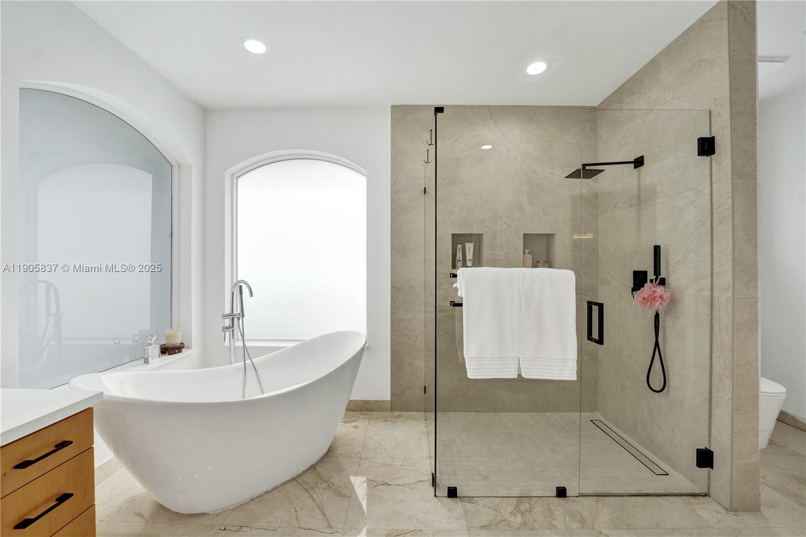 Weston, Florida, 33327, United States, 5 Bedrooms Bedrooms, ,3 BathroomsBathrooms,Residential,For Sale,1991859