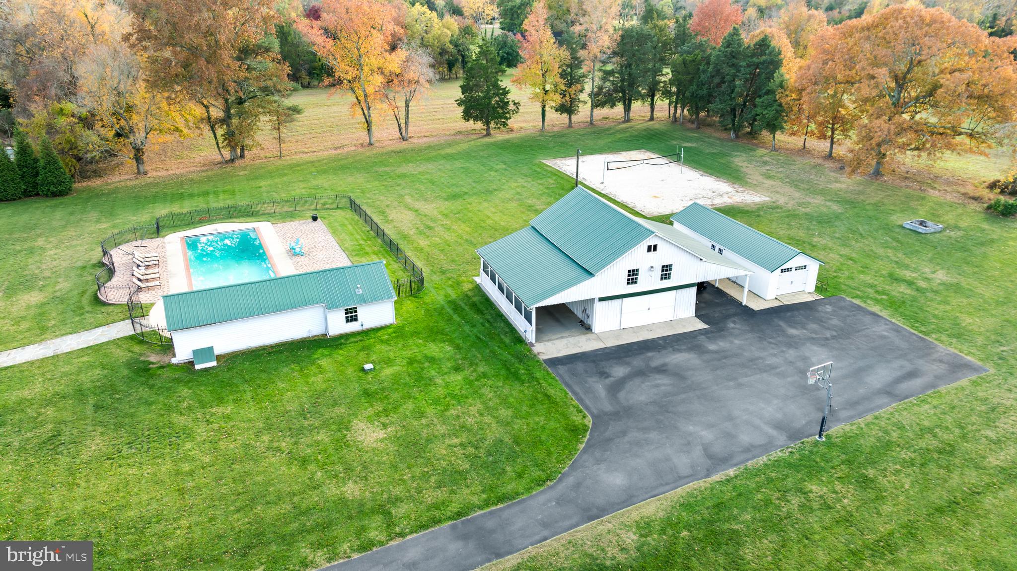 La Plata, Maryland, 20646, United States, 5 Bedrooms Bedrooms, ,4 BathroomsBathrooms,Residential,For Sale,1990245