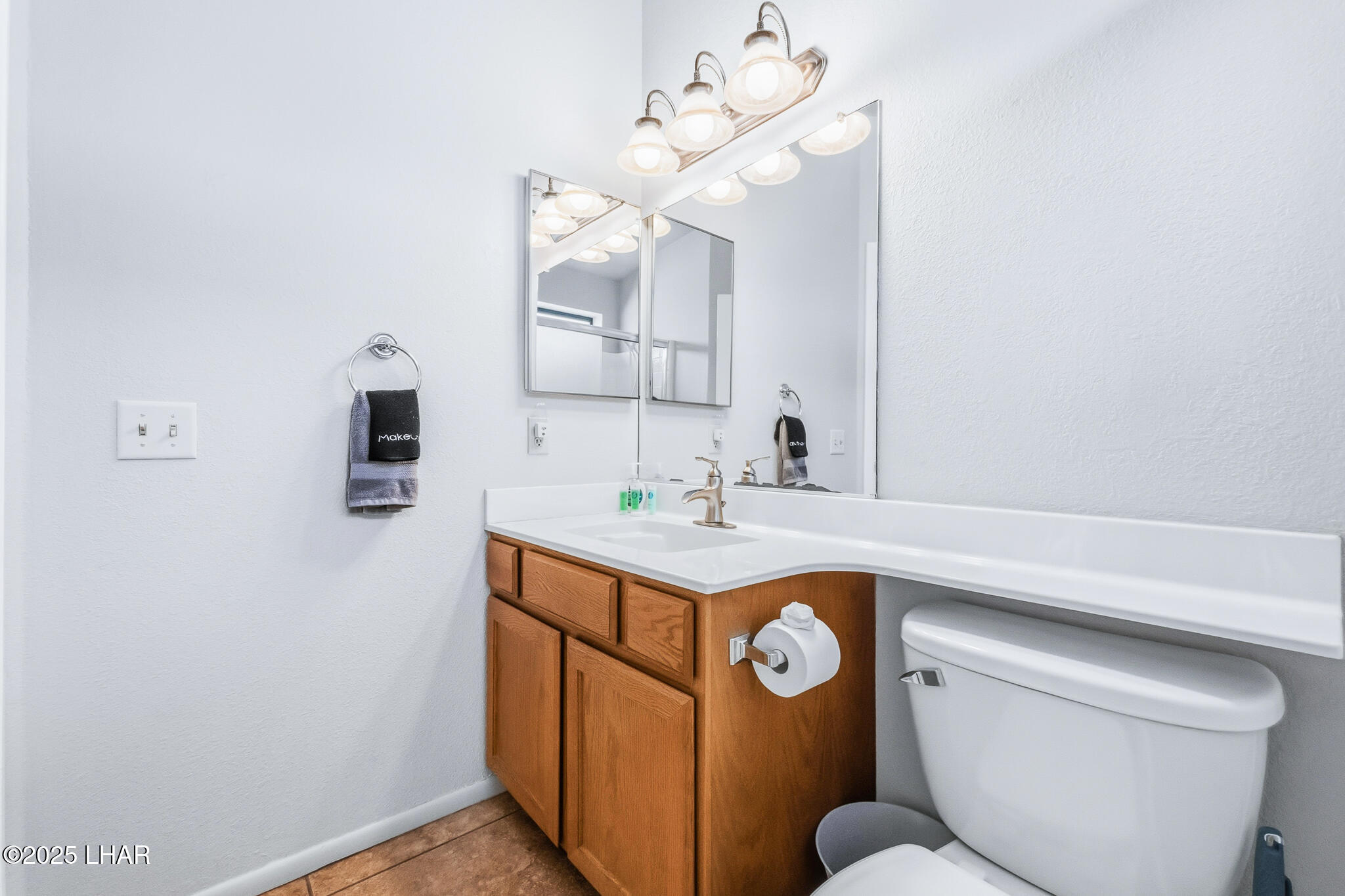 Lake Havasu City, Arizona, 86404, United States, 4 Bedrooms Bedrooms, ,2 BathroomsBathrooms,Residential,For Sale,2002177