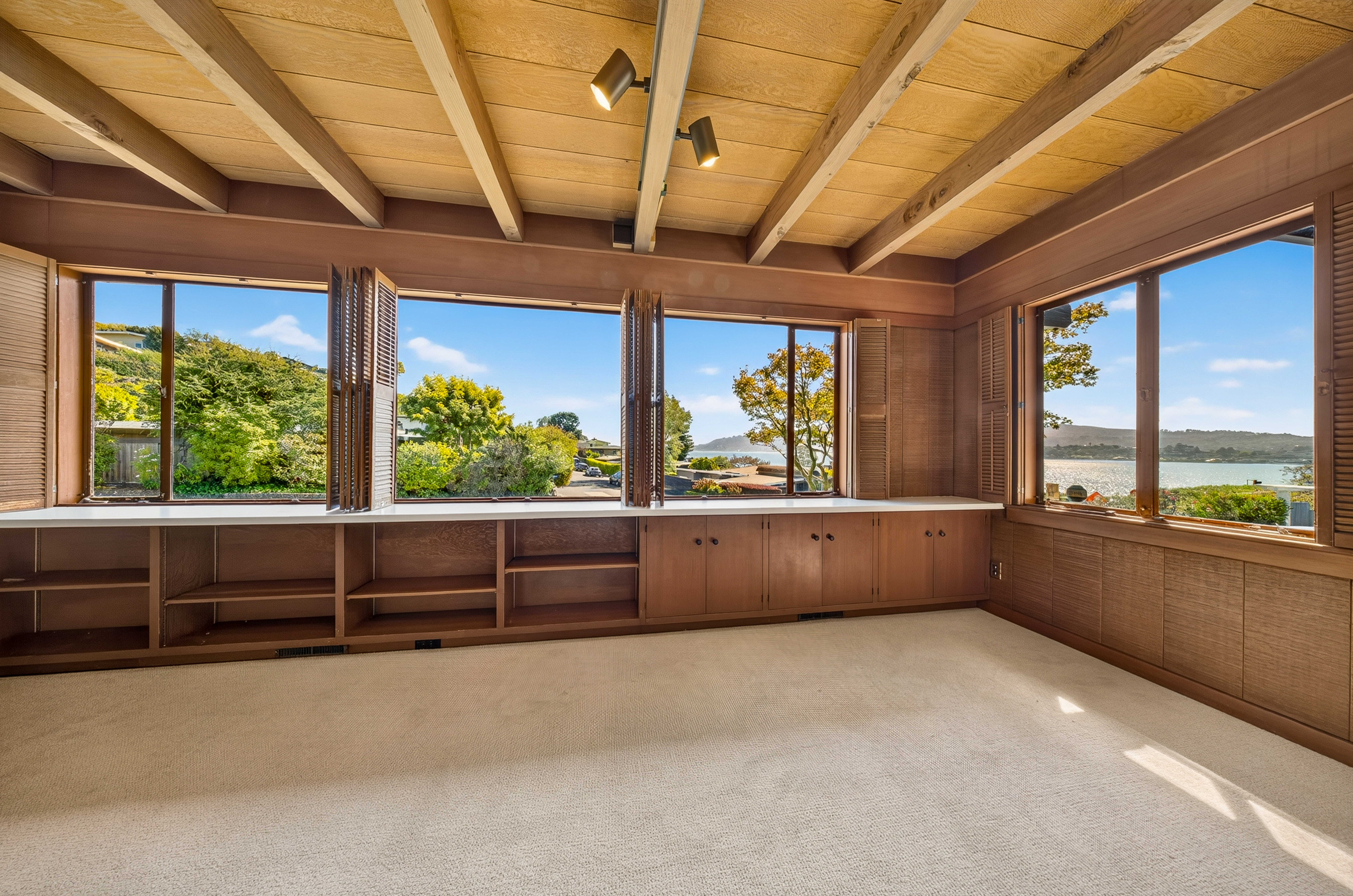  Mid-Century Character. Bay Views. A Rare Tiburon Opportunity - 物件實景