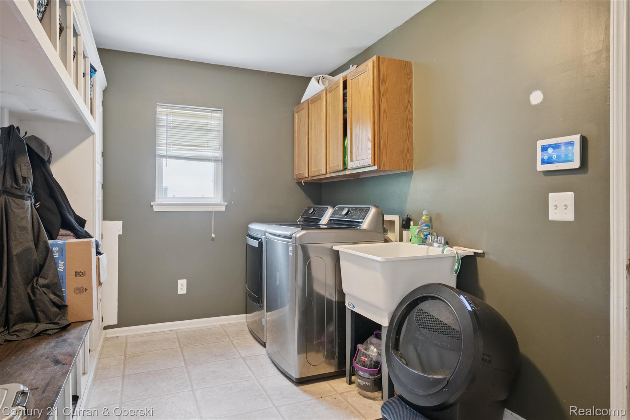 Commerce Charter Township, Michigan, 48382, United States, 4 Bedrooms Bedrooms, ,4 BathroomsBathrooms,Residential,For Sale,1916124