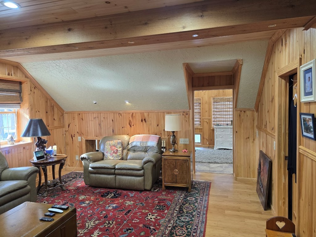 Lansing, North Carolina, 28643, United States, 2 Bedrooms Bedrooms, ,4 BathroomsBathrooms,Residential,For Sale,1914214