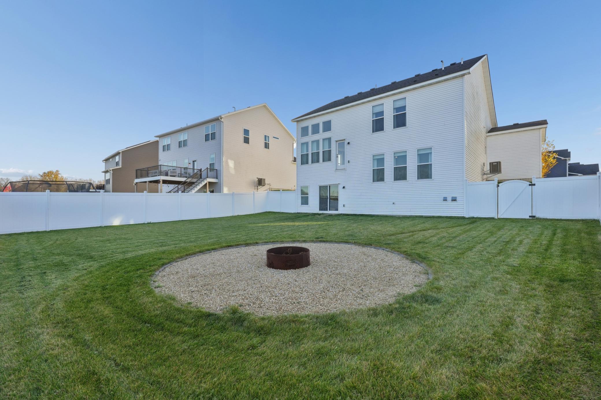 Lake Elmo, Minnesota, 55042, United States, 4 Bedrooms Bedrooms, ,3 BathroomsBathrooms,Residential,For Sale,1999668