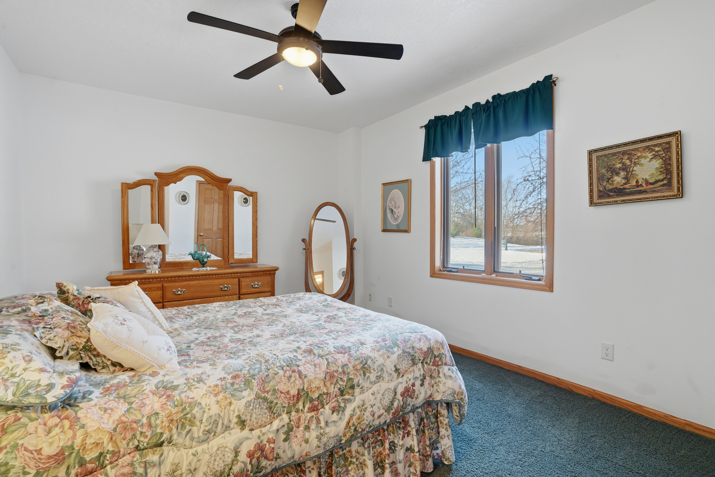 Washington, Iowa, 52353, United States, 5 Bedrooms Bedrooms, ,3 BathroomsBathrooms,Residential,For Sale,2008132